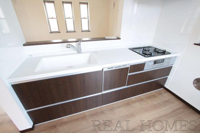 Kitchen. Indoor (12 May 2013) Shooting A Building