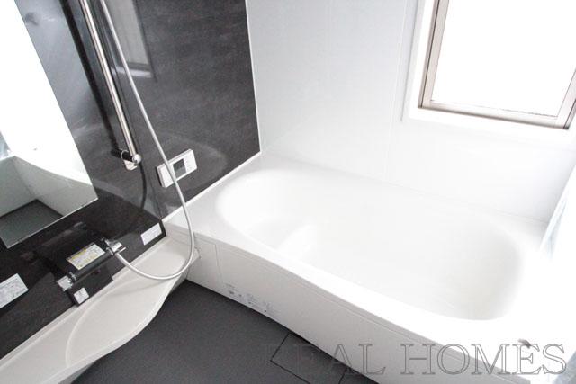 Bathroom. Indoor (12 May 2013) Shooting B Building