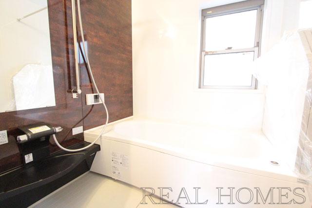 Bathroom. Indoor (12 May 2013) Shooting A Building