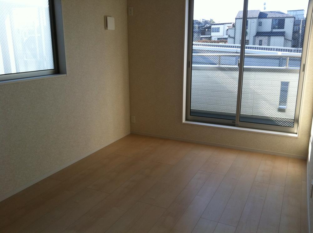 Non-living room. Indoor (12 May 2013) Shooting