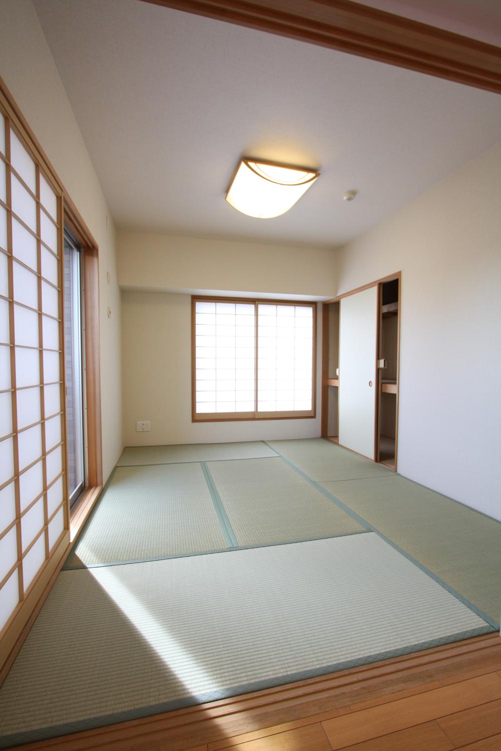 Non-living room. Local (10 May 2013) Shooting