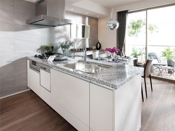 Kitchen.  [kitchen] And more than enough taking into account the importance of water around to become an important factor in considering the comfortable life, living ・ Sophistication of dining the intact, Is an excellent kitchen also beautifully functionality.