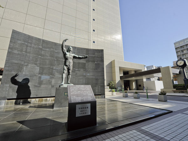 Surrounding environment. Itabashi ward office (about 430m ・ 6-minute walk)