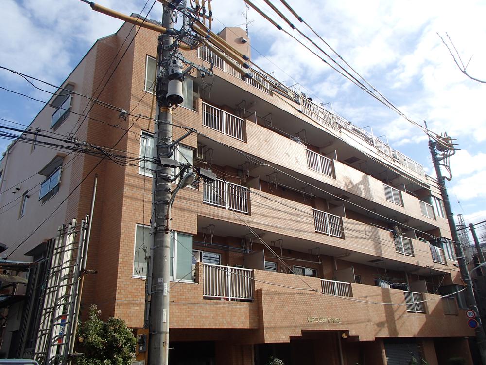 Local appearance photo. Local (12 May 2013) Shooting