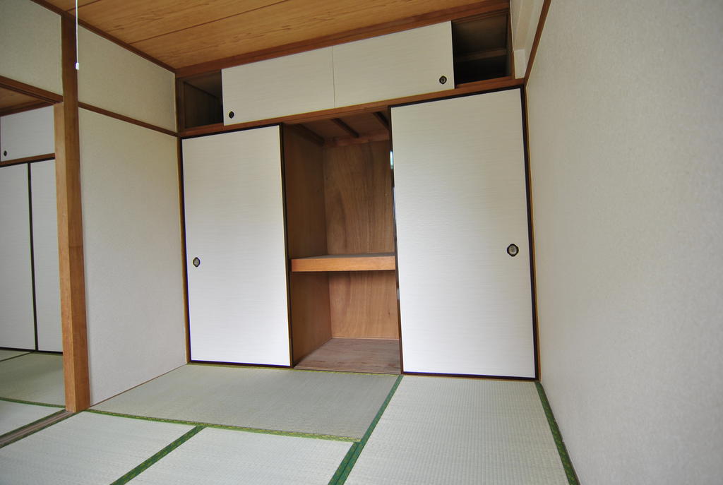 Receipt. Japanese-style closet