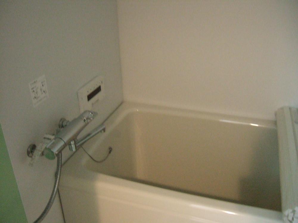 Bathroom. Indoor (11 May 2013) Shooting