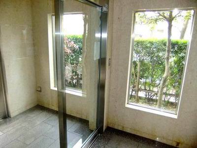 lobby. Auto-lock door