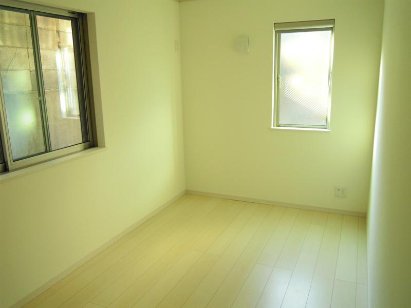 Non-living room. Indoor (12 May 2013) Shooting