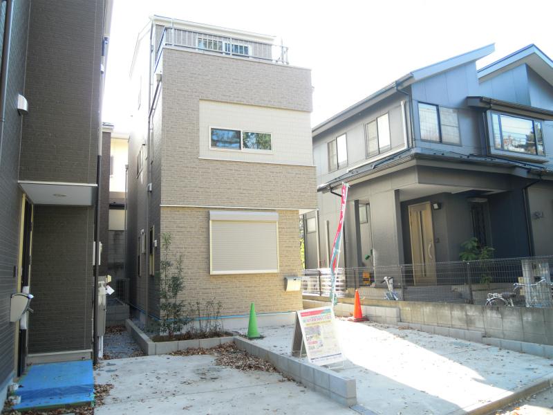 Local appearance photo. Local (12 May 2013) Shooting