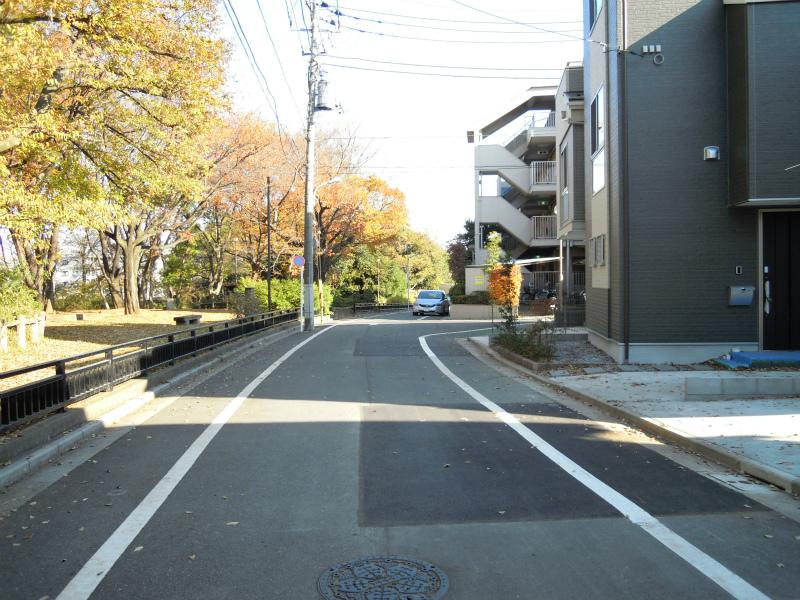 Local photos, including front road. Local (12 May 2013) Shooting