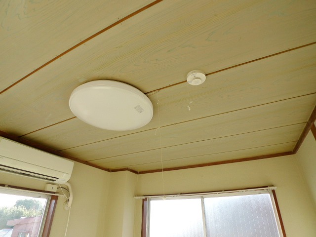 Other Equipment. Yes lighting equipment left behind ・ Fire insurance installation completed