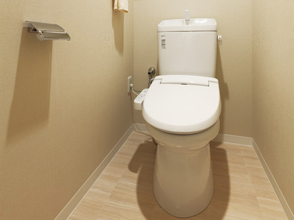Other.  [Shower toilet & power saving switch] Also set up a simple hot water washing function toilet comfortable to use fresh and clean. A dedicated power-saving switch to turn off the main power supply has also been equipped with. (Same specifications)