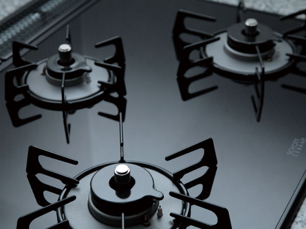 Kitchen.  [Glass top plate] The top plate is adopted excellent heat-resistant ceramic glass to durability. Strongly to heat and shock, It is easy to clean.