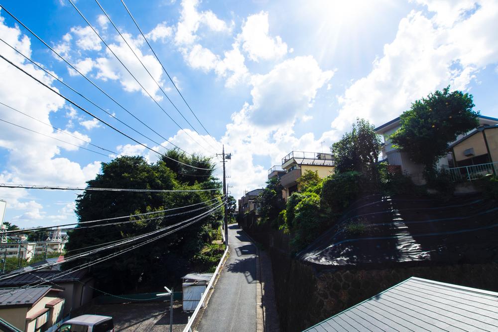 View photos from the dwelling unit. View from the site (August 2013) Shooting