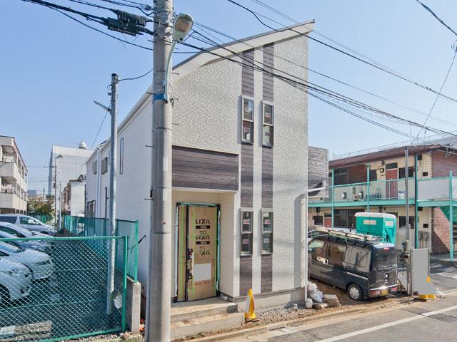 Local appearance photo. 1 Building local