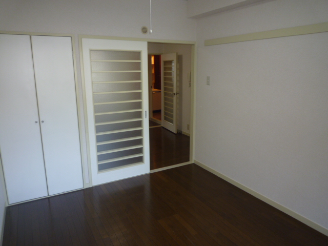 Other room space. Western style room