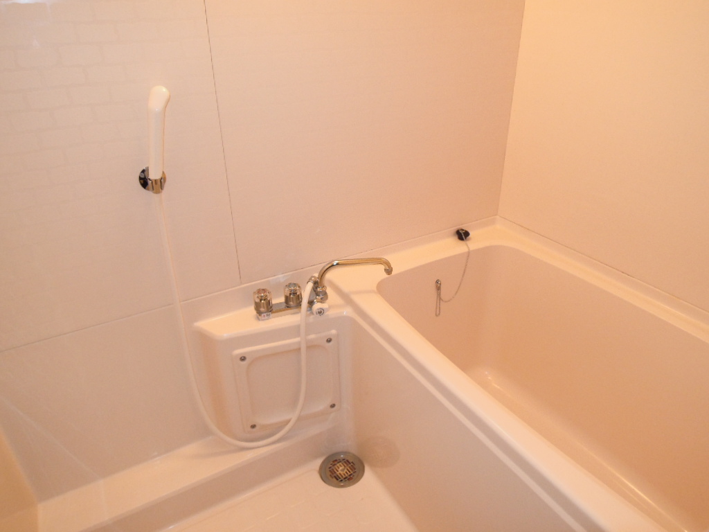 Bath. Hot water supply