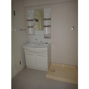 Living and room. Western-style 4.5 Pledge