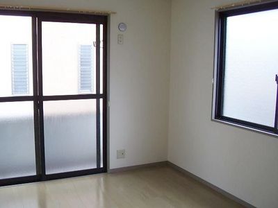 Living and room. ☆ Large windows of Western-style 6 pledge in consideration for lighting ※ Moon Koshimado to 205, Room