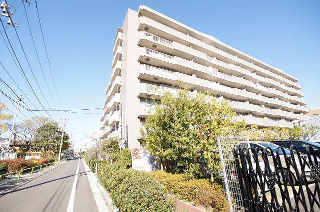 Local appearance photo. Local (12 May 2013) Shooting