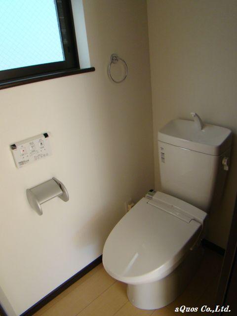 Toilet. Indoor (12 May 2013) Shooting