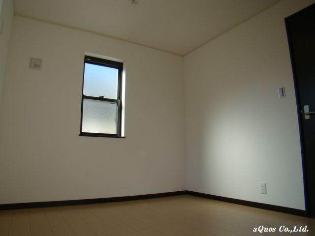 Non-living room. Indoor (12 May 2013) Shooting