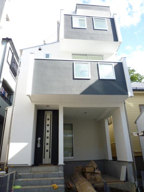 Local appearance photo. Building 3, Local (October 17, 2013) Shooting