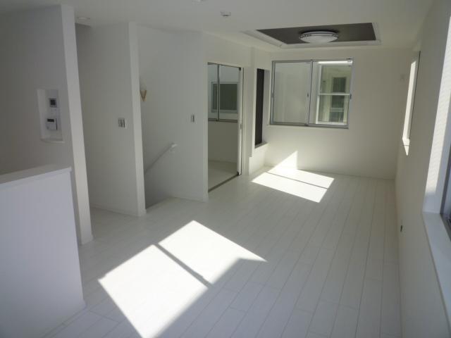 Living. Building 3, Indoor (10 May 2013) Shooting