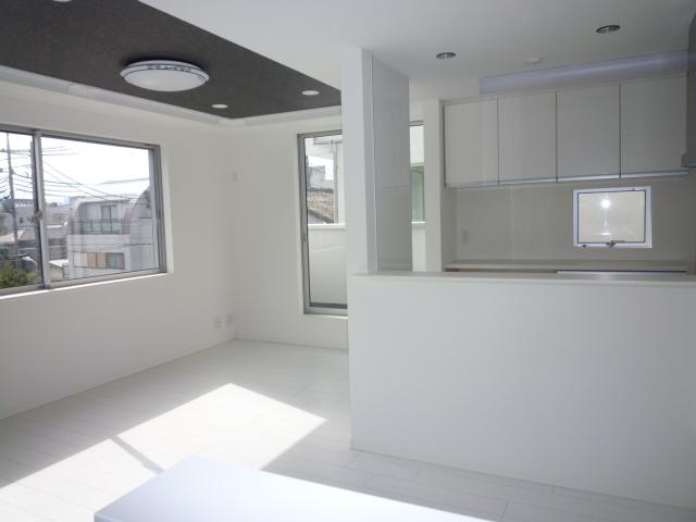 Living. 5 Building, Indoor (10 May 2013) Shooting