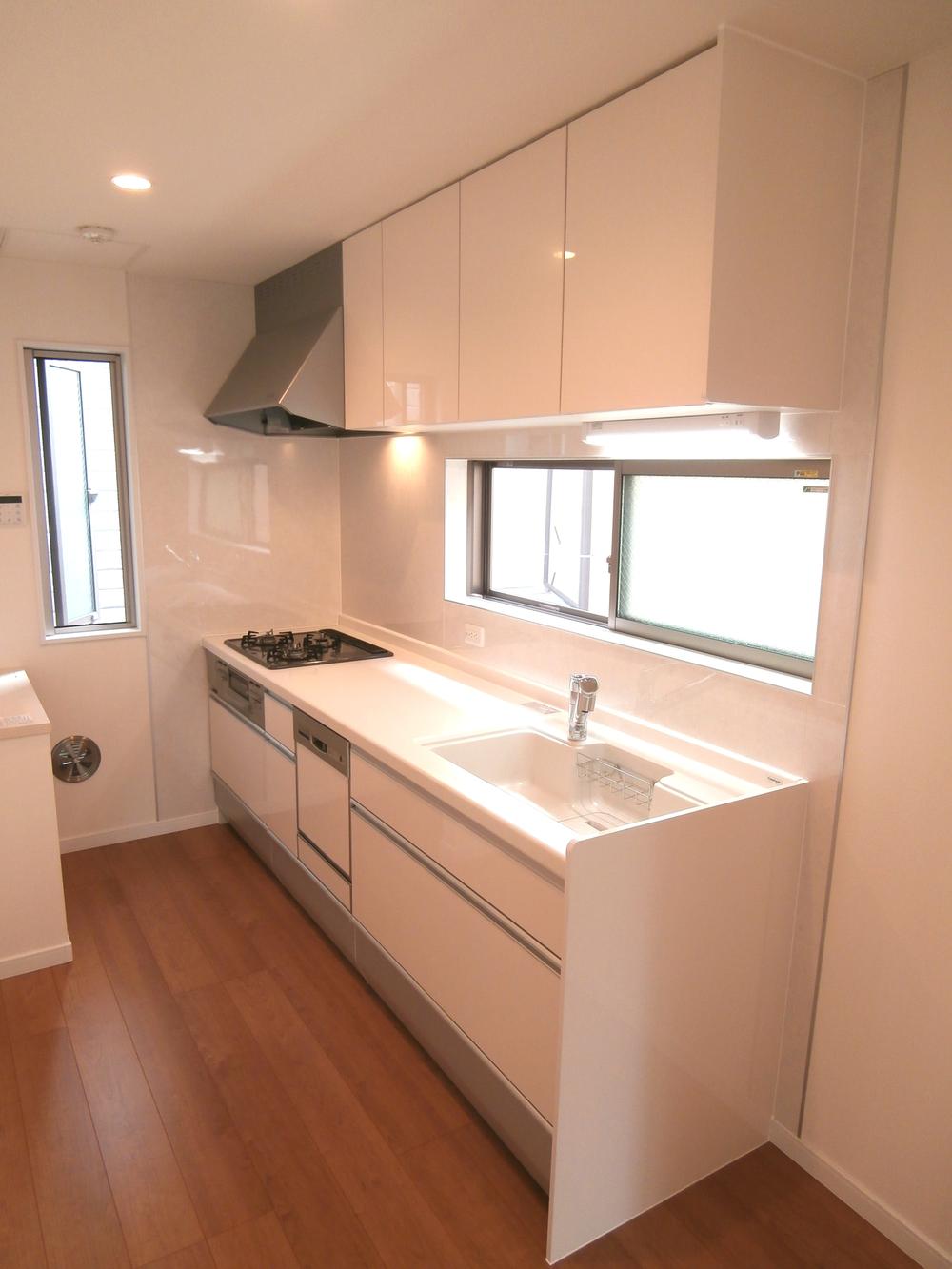 Kitchen. Kitchen Quality to the part which is not visible stainless! Dishwasher ・ It is with water purifier.