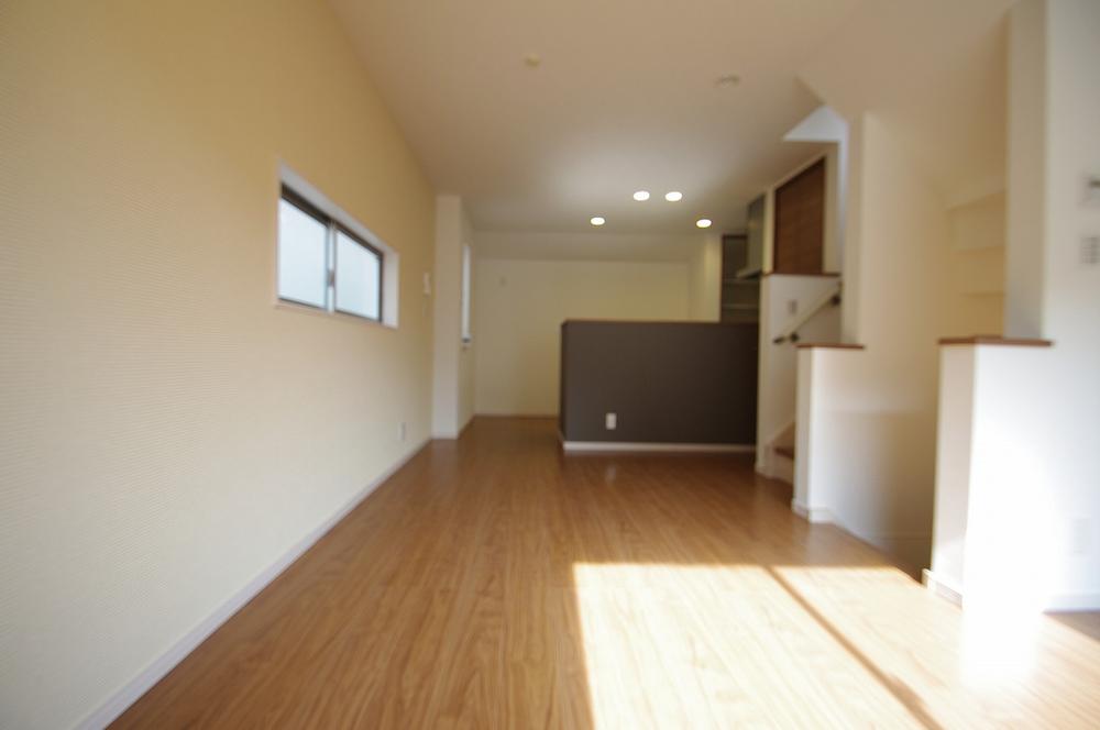 Living. (November 2013) Shooting