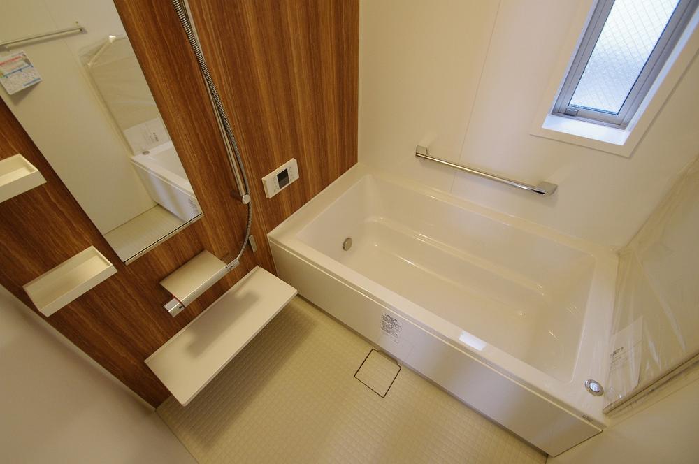 Bathroom. (November 2013) Shooting