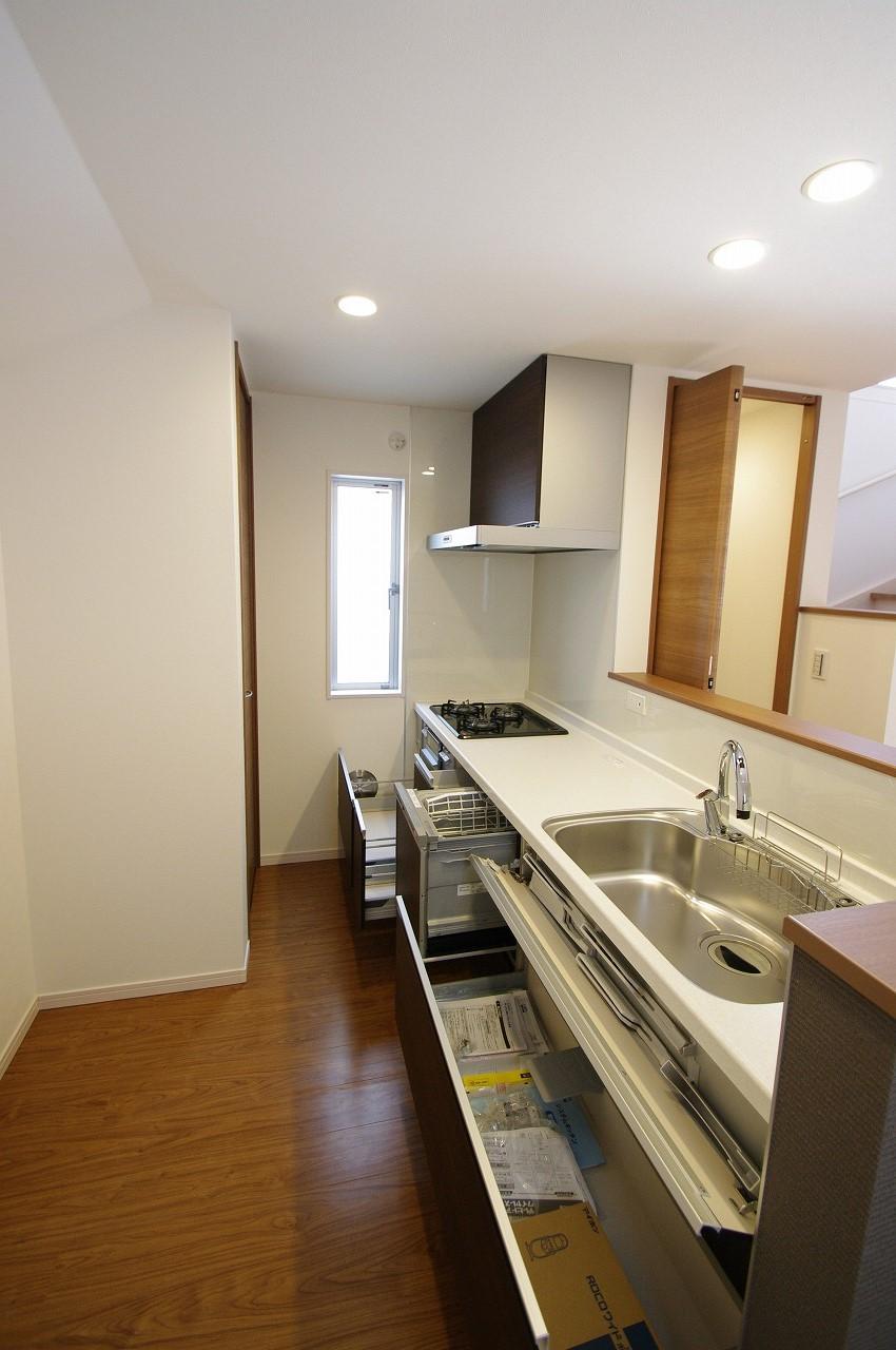 Kitchen. (November 2013) Shooting