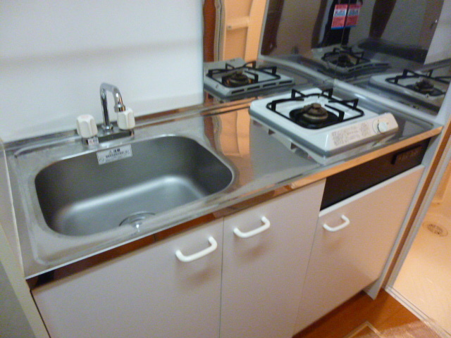 Kitchen. 1 lot gas stoves