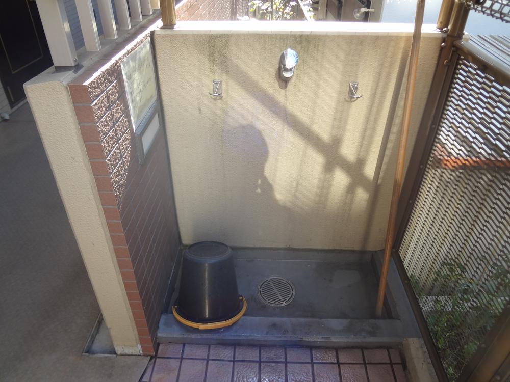 Other common areas. Pet foot washing place