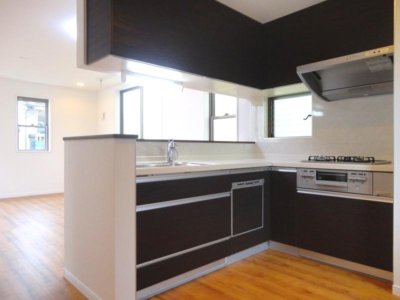 Kitchen. Indoor (12 May 2013) Shooting