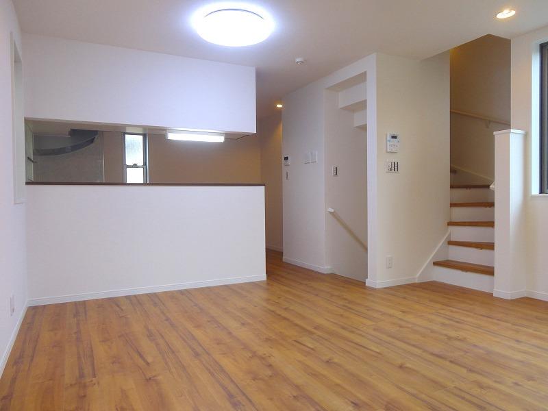 Living. Local (12 May 2013) Shooting