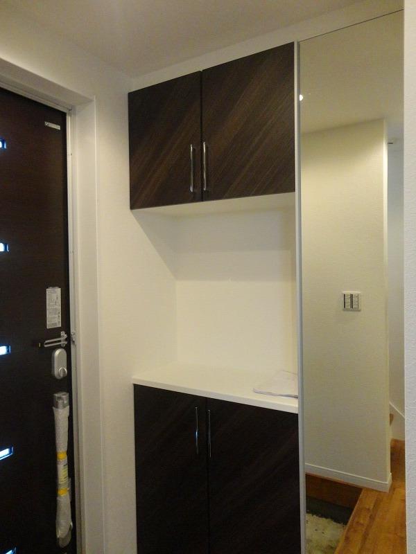 Entrance. Local (12 May 2013) Shooting