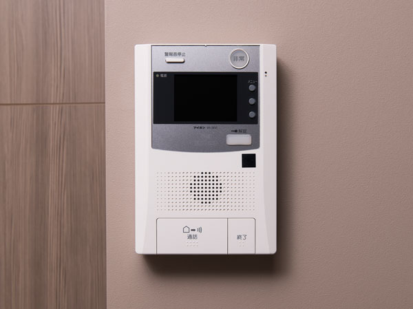 Security.  [Hands-free TV monitor interphone] Hands-free types that you can call without taking the handset.