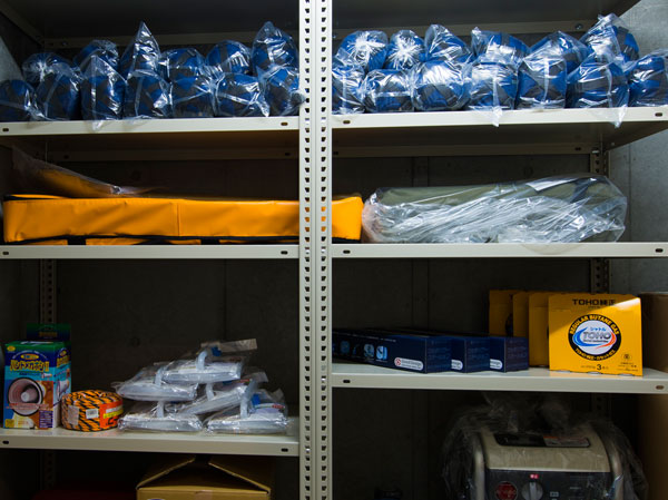 earthquake ・ Disaster-prevention measures.  [Disaster prevention stockpile warehouse] It has established a disaster prevention stockpile warehouse in the building just in case.
