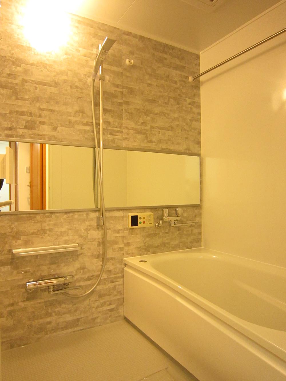 Bathroom. Indoor (11 May 2013) Shooting