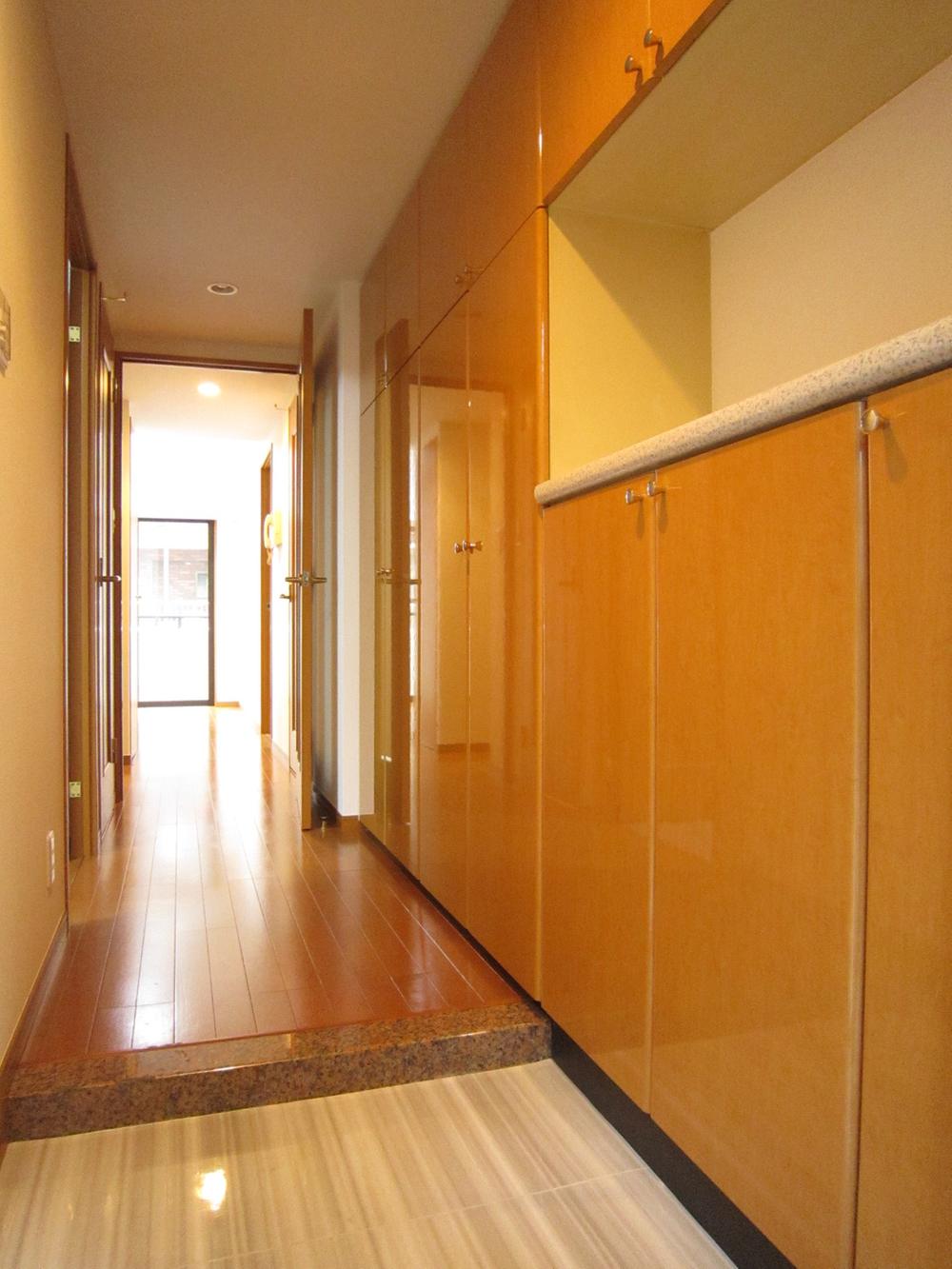 Entrance. Local (11 May 2013) Shooting