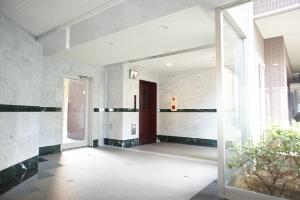 Entrance. Common areas