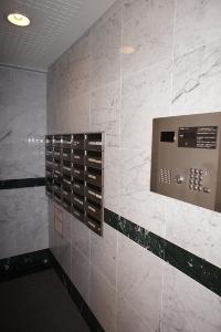 Entrance. Common areas