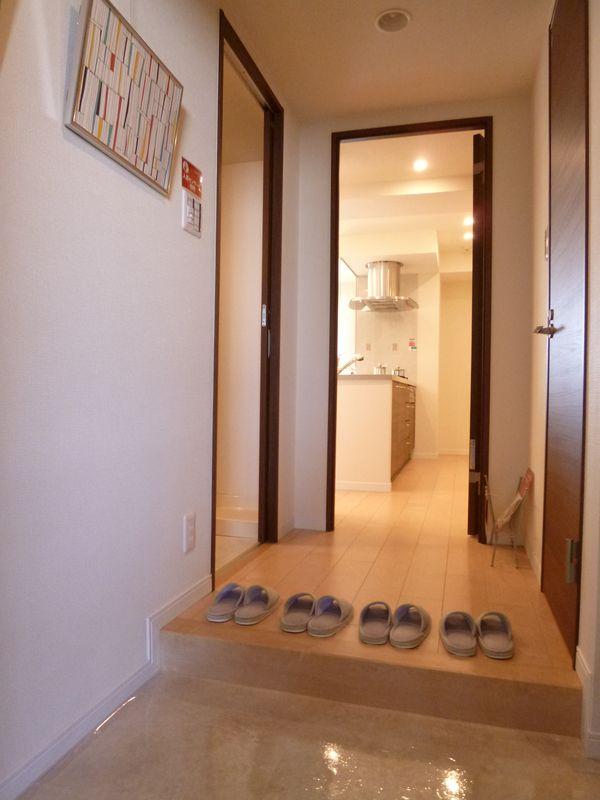 Entrance. Photo of the room visible from the front door