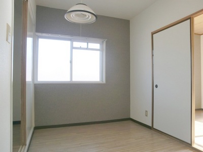 Living and room. Accent Cross is a stylish living room.