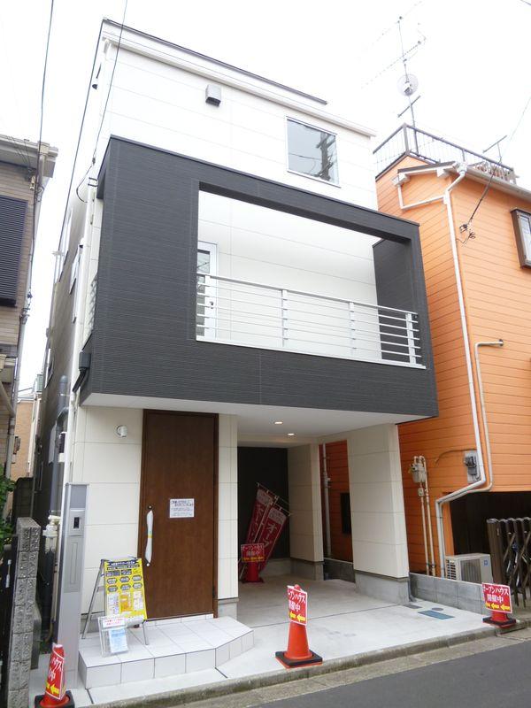 Local appearance photo. August 2013 shooting