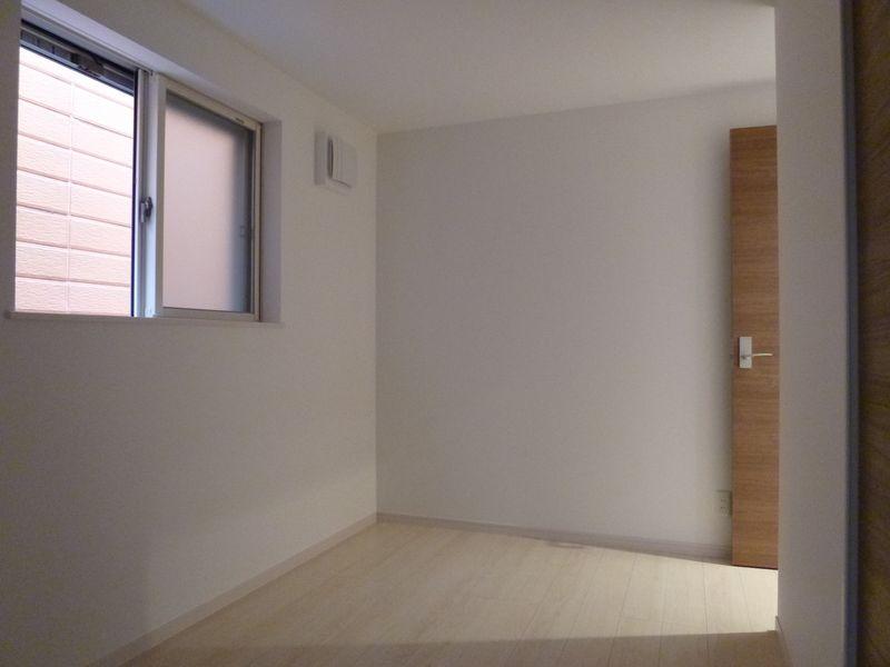 Non-living room. Western-style 4.4 Pledge