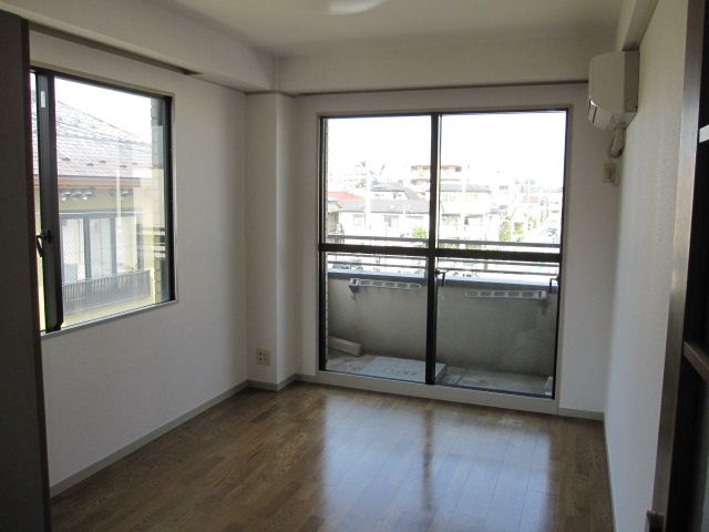 Living and room. Because there is a window in the two-sided, Between the bright flooring.