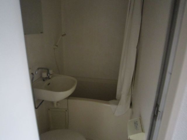 Bath. Easy-to-use bath